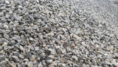 Zdjęcie dla artykułu „Dostawa i rozplantowanie kruszywa kamiennego na terenie Gminy Baranów Sandomierski”